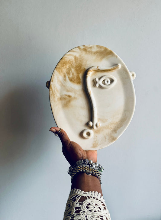 THE MUSE TRAY